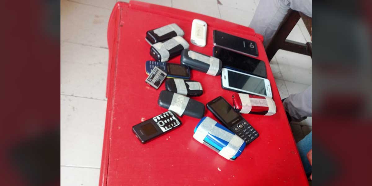 handphone-marak-di-rutan-polres-mimika